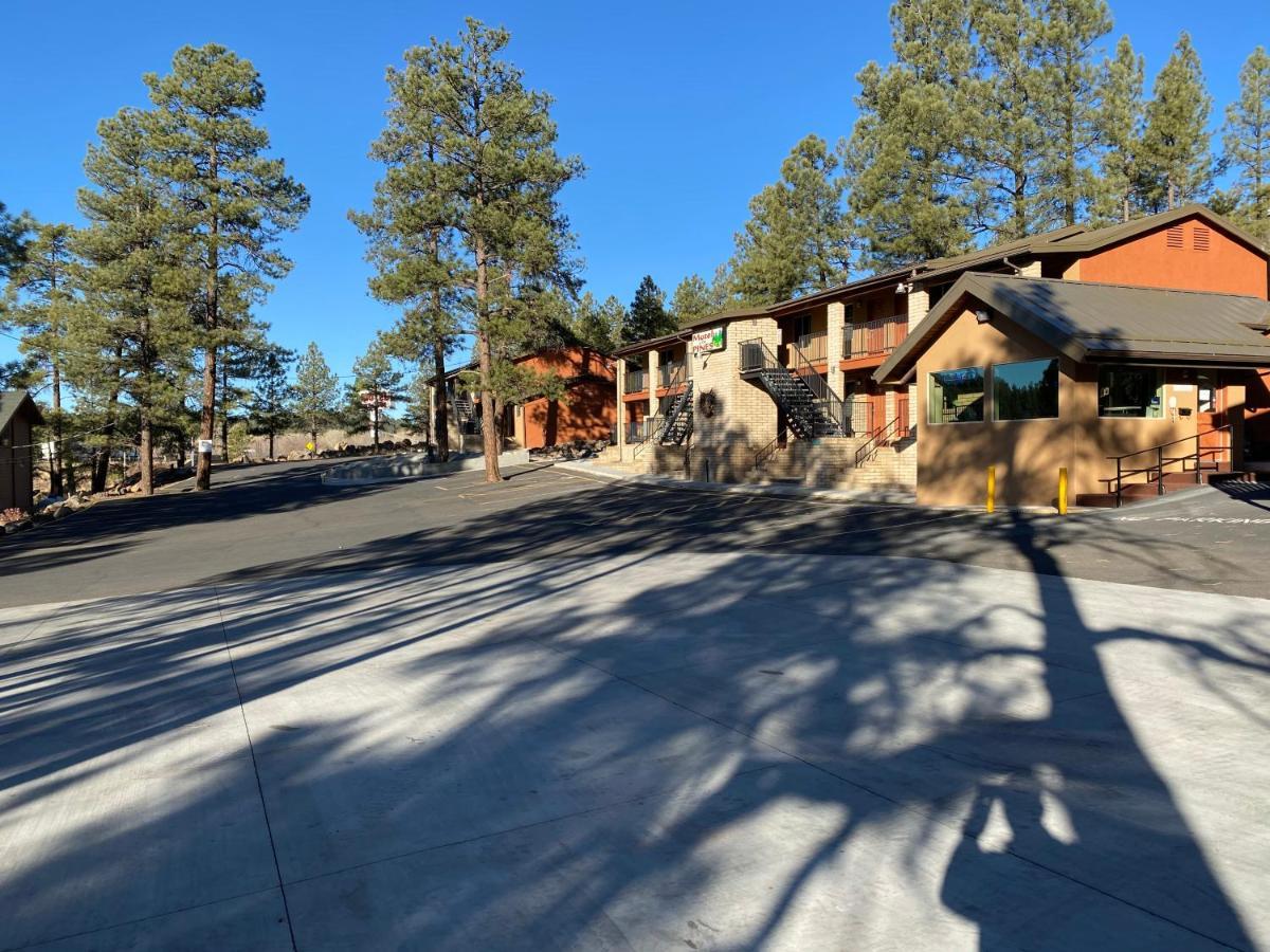 Motel In The Pines Munds Park Exterior photo
