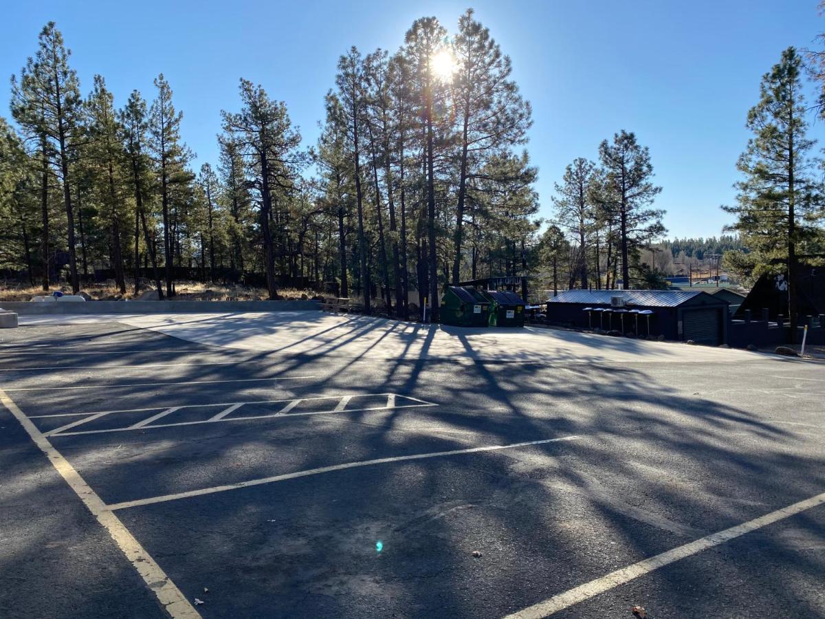 Motel In The Pines Munds Park Exterior photo