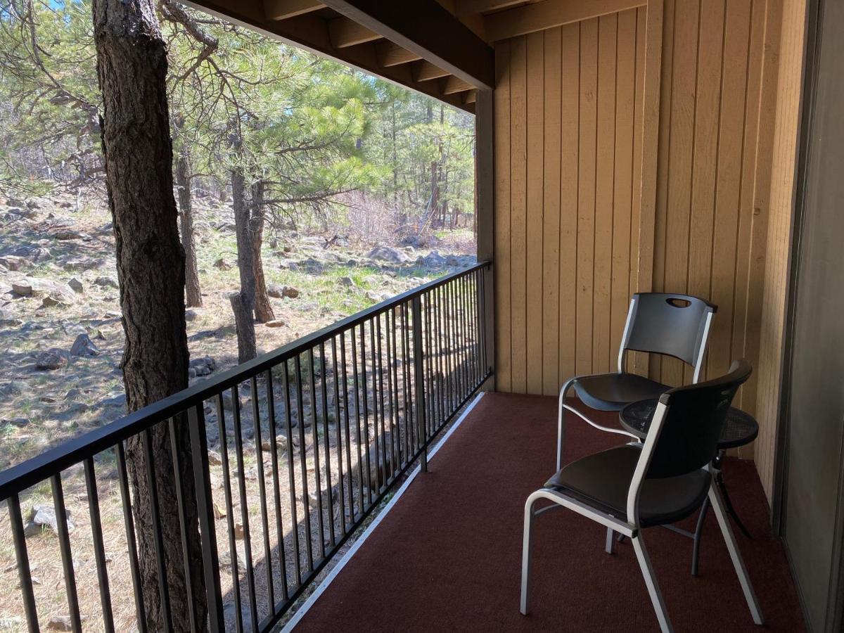 Motel In The Pines Munds Park Exterior photo